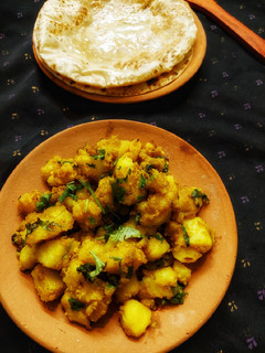 आलू जीरा (Aloo jeera recipe in hindi) रेसिपी मुख्य फोटो
