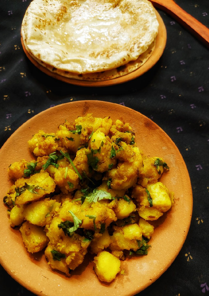 आलू जीरा (Aloo jeera recipe in hindi) रेसिपी मुख्य फोटो