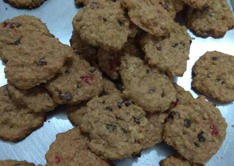 Cara memasak Oat choco cherry raisin cookies gurih