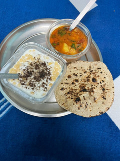 बूंदी का रायता (boondi ka raita recipe in Hindi) रेसिपी मुख्य फोटो