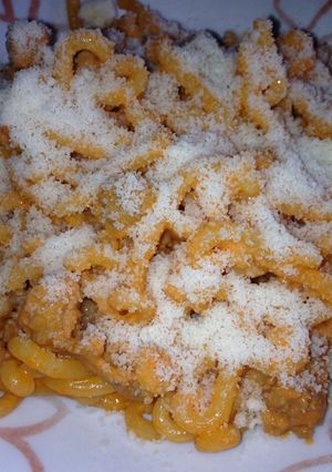 O poză a rețetei Gramigna (pasta) cu ragu de cârnați.
