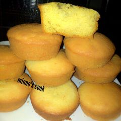 A picture of Muffins Vanilla cake.