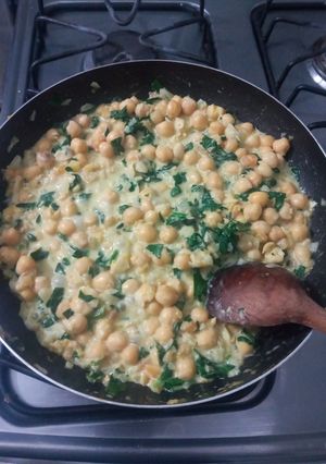 Una foto de Garbanzo con espinaca al curry