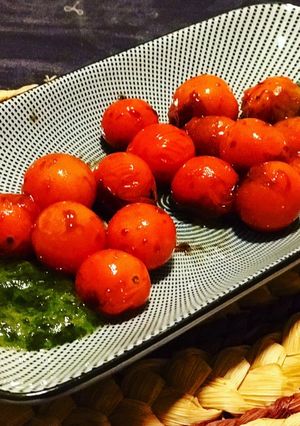 Foto principal de Tomates salteados y caramelizados con concentrado de albahaca