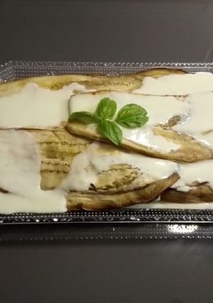 Foto principal de Berenjenas con salsa Tzatziki