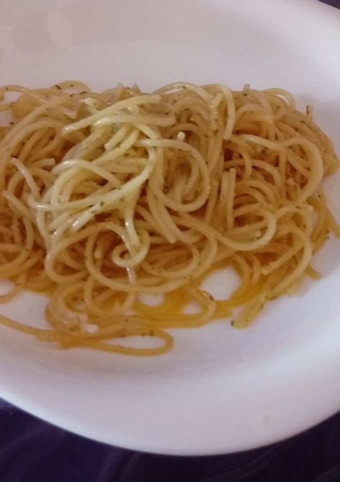 Una foto de Spaguettis al ajillo