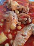 Alitas de pollo con garbanzos