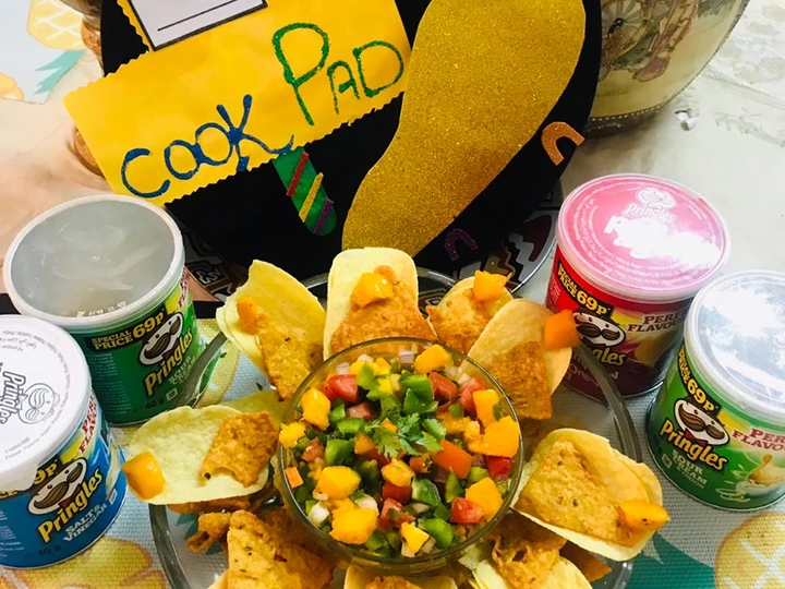 Simple Way Prepare Recipe Fresh mango 🥭 salsa with prinkles(chips) that is Delicious, Can Spoil the Tongue}