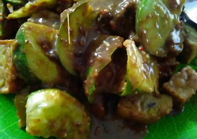 Easiest Way to Make Tasty Rujak Uleg