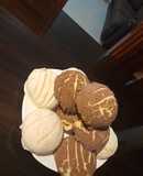 Conchas blancas y de chocolate
