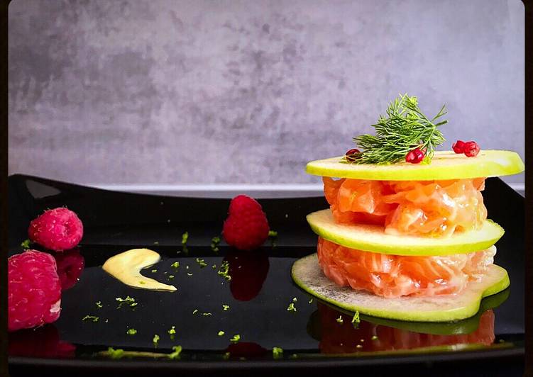 Tartare di salmone con mela verde e lime