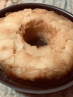 Una foto de Torta invertida de manzanas