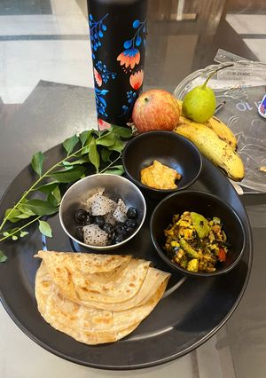 A picture of Avocado Bhujiya with Laccha Paratha.