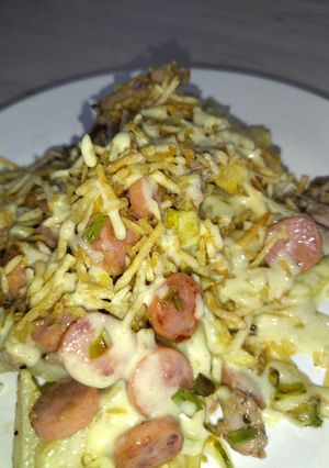 Una foto de Salchipapa con carne