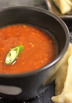 A picture of Red Chilli Garlic Sauce.