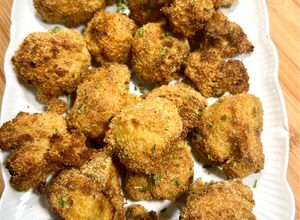 Une photo de Bouquets de chou fleur croustillants cuisson air fryer sauce yaourt endiablée 🌶️