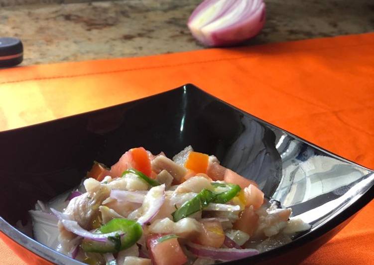 Ceviche de mero con leche de chufa y lima