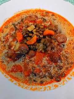 Lencseleves virslivel recept fotója
