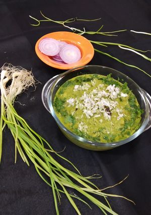 A picture of Lilva Tuvar in green garlic gravy.