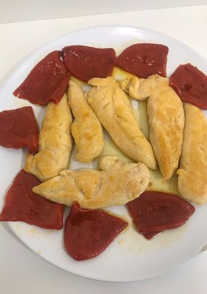Una foto de Solomillos de pollo con pimientos del Piquillo de Lodosa