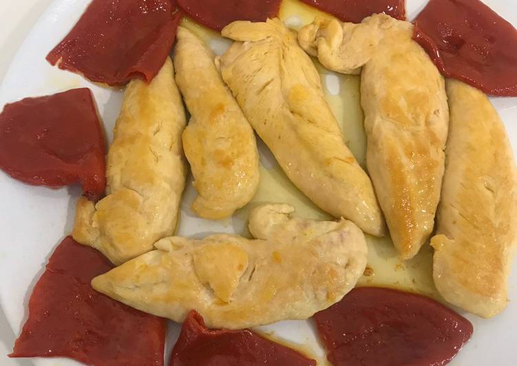 Solomillos de pollo con pimientos del Piquillo de Lodosa