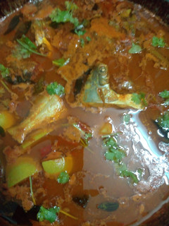 வாவல் மீன் குழம்பு (Vaaval meen kulambu recipe in tamil) செய்முறை முக்கிய புகைப்படம்
