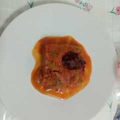 Una foto de Judías verdes con tomate a la albahaca y crujiente de jamón