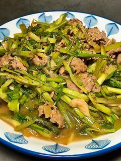 Hình của món Rau Cần Xào Bò.