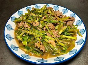 Hình của món Rau Cần Xào Bò.