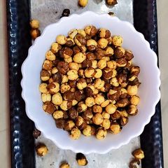 A picture of Bhuna chana masala (evening snack).