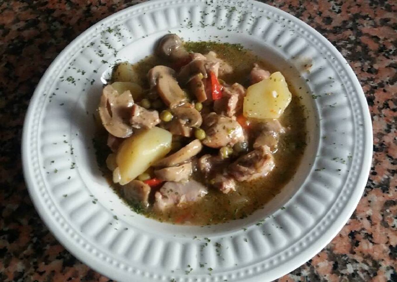 Carne guisada de pollo