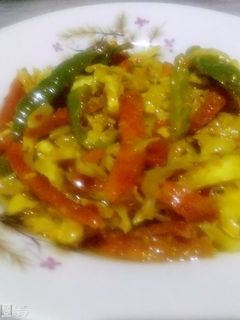 A picture of Cabbage carrot green chilli or garlic ka Achar.
