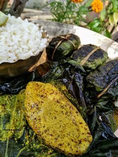লাউ পাতায় কাতলা মাছের পাতুরি(lau patay katla macher paturi recipe in Bengali) রেসিপির প্রধান ছবি