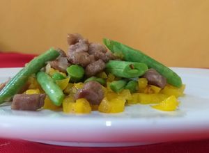 Una foto de Lomo de cerdo en salsa satay