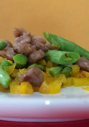 Una foto de Lomo de cerdo en salsa satay