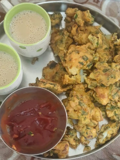 पालक की पकौड़ी (palak ki pakodi recipe in Hindi) रेसिपी मुख्य फोटो