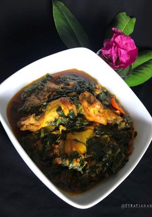 স্পিনাচ উইথ চিকেন কারি(spinach with chicken curry recipe in Bengali) রেসিপির প্রধান ছবি