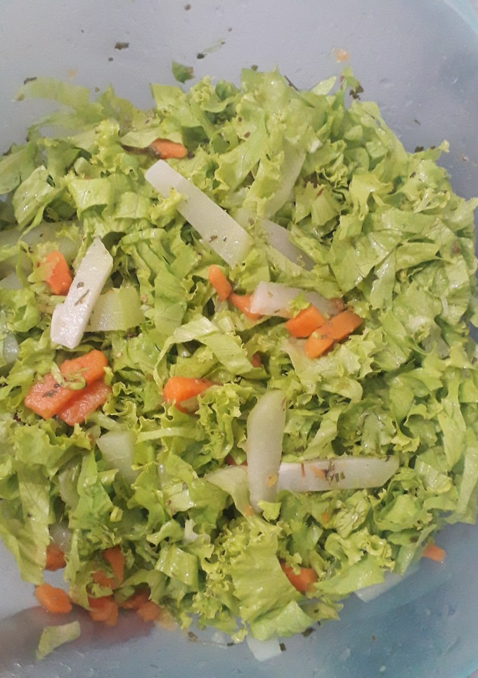 Foto de Salada de Abóbora, Chuchu e Alface