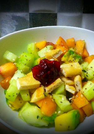 Una foto de Ensalada de tofu dulce de aperitivo