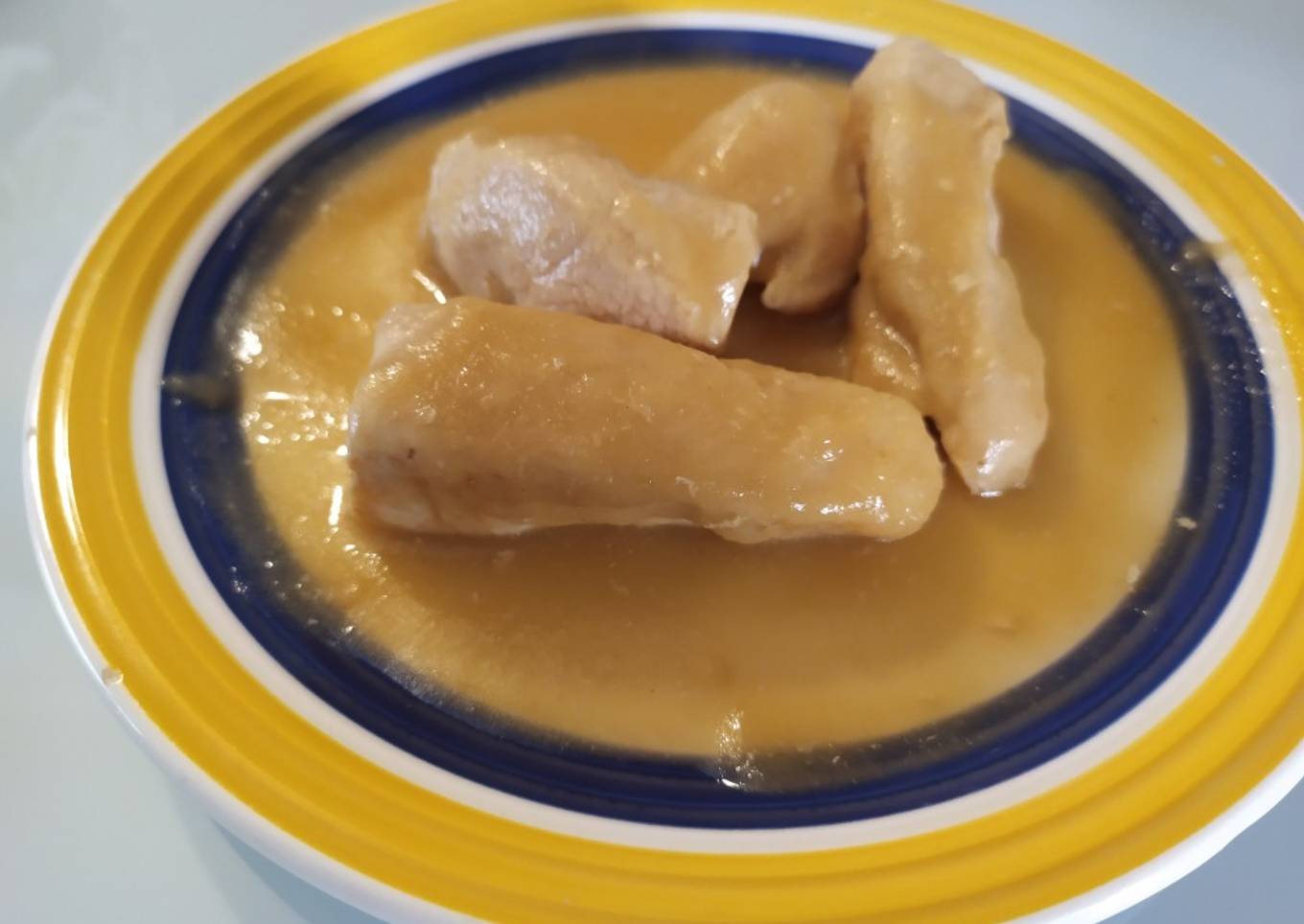 Pechuga de pollo en salsa de cebolla