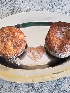 Una foto de Popovers con azúcar y canela