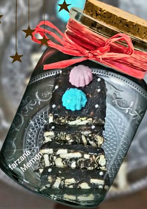 A picture of Nobaked chocolate cake.