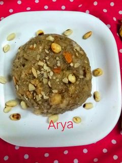 केले और नारियल का हलवा (Kele aur nariyal ka halwa recipe in Hindi) रेसिपी मुख्य फोटो