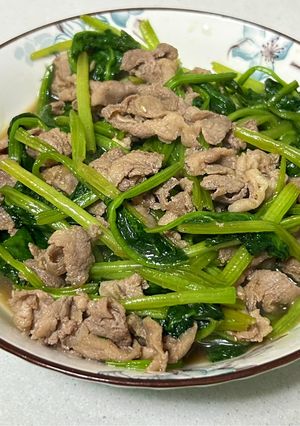 菠菜炒羊肉 的食譜成品照片
