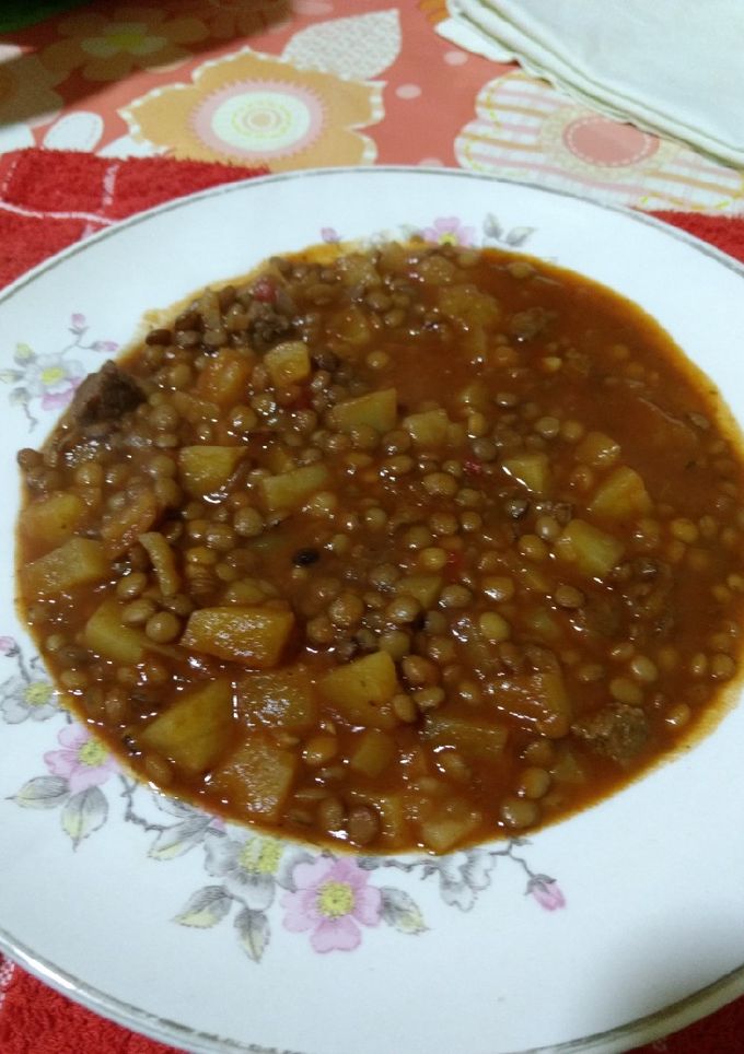 Una foto de Guiso de lenteja bien simple s/picante