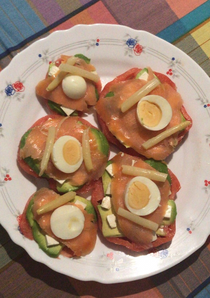 Una foto de Tostadas de tomate rápidas