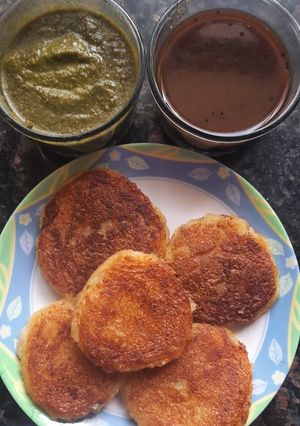 आलू की टिक्की (aloo ki tikki recipe in Hindi) रेसिपी मुख्य फोटो