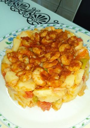 Une photo de Salade de pommes de terre au thon et crevettes 🍤🍤