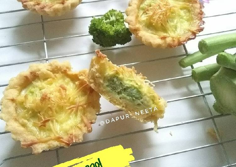 Cara Gampang Membuat Pie Bonggol Brokoli Keju, Lezat