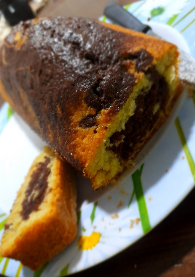 Una foto de Budín marmolado económico